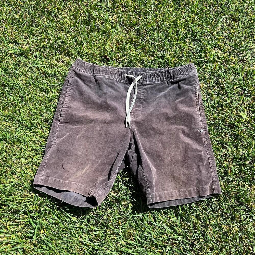 Vuori Brown Corduroy shorts Men’s size L Large vtg style